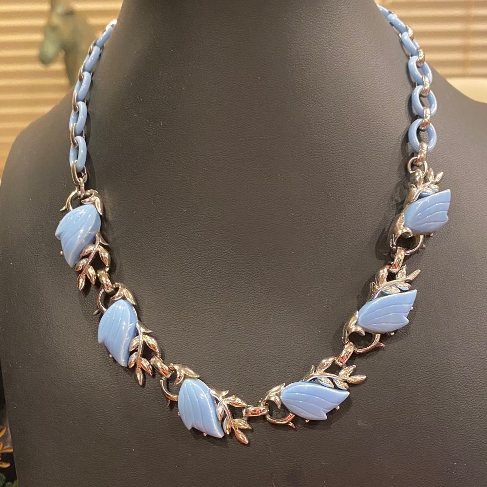 Elegant Light Blue Thermoset Necklace. Silver Tone